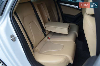 Седан Audi A4 2015 в 