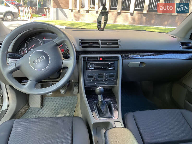Седан Audi A4 2003 в Харькове