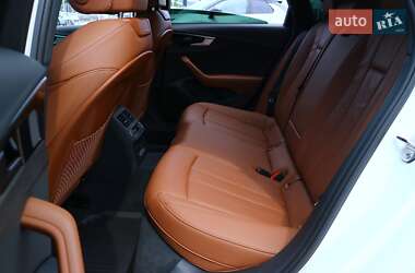 Седан Audi A4 2023 в 