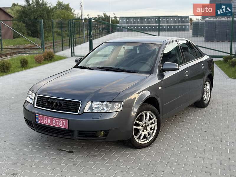 Седан Audi A4 2003 в Сарнах