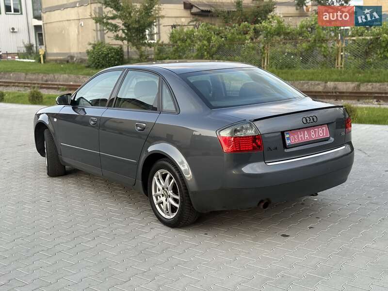 Седан Audi A4 2003 в Сарнах