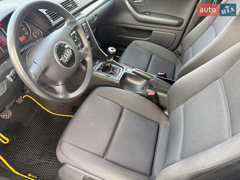 Седан Audi A4 2003 в Сарнах