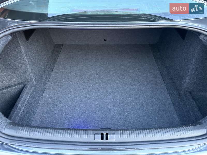 Седан Audi A4 2003 в Сарнах