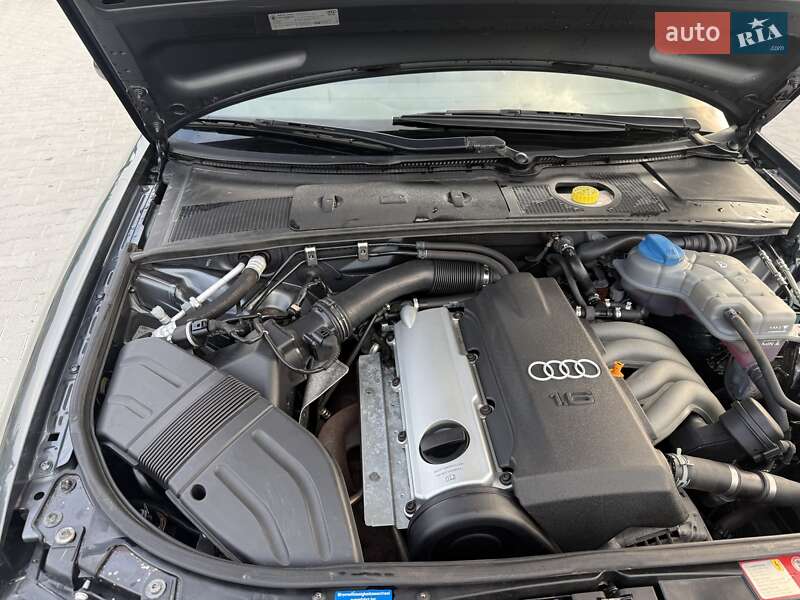 Седан Audi A4 2003 в Сарнах