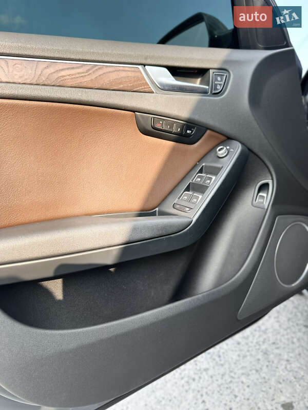 Седан Audi A4 2012 в Хмельницком