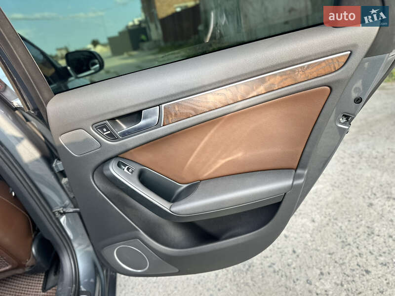 Седан Audi A4 2012 в Хмельницком