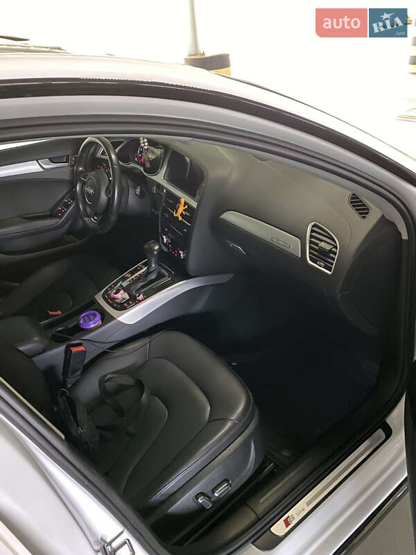 Седан Audi A4 2015 в Києві