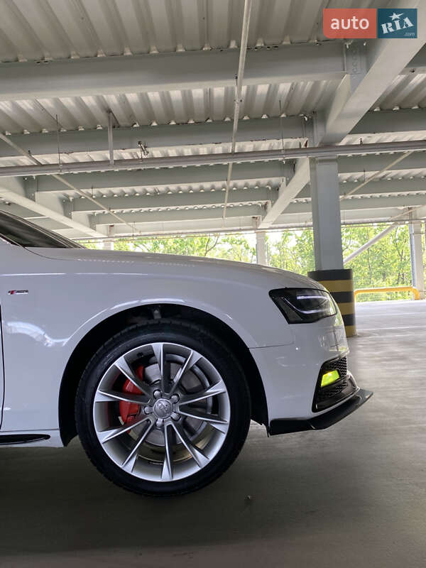 Седан Audi A4 2015 в Києві