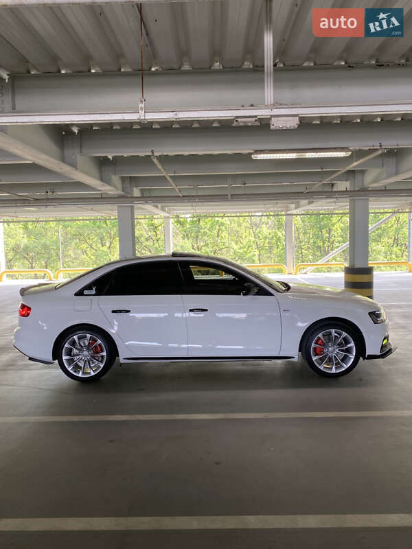 Седан Audi A4 2015 в Києві