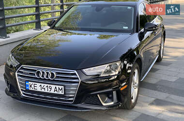 Седан Audi A4 2019 в 