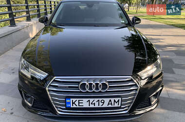 Седан Audi A4 2019 в 