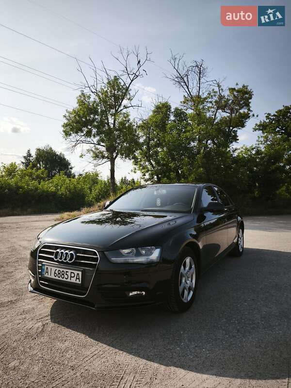 Седан Audi A4 2013 в 