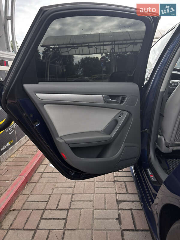 Седан Audi A4 2014 в Петропавловской Борщаговке