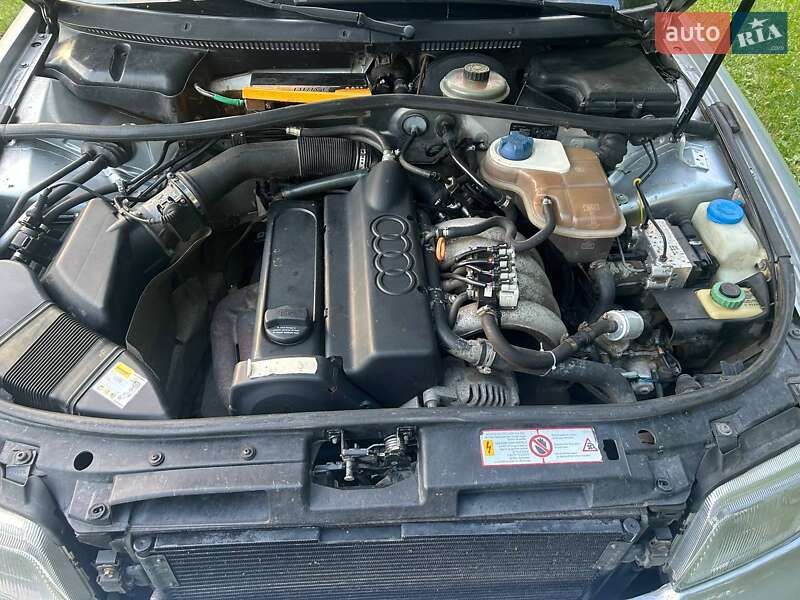 Седан Audi A4 1996 в Коростене