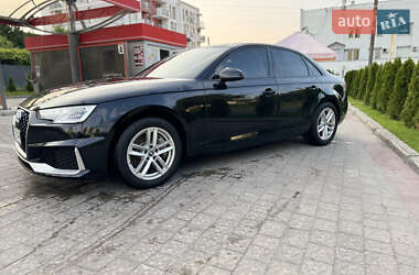 Седан Audi A4 2016 в 