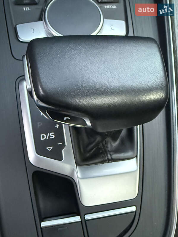 Седан Audi A4 2018 в Ивано-Франковске