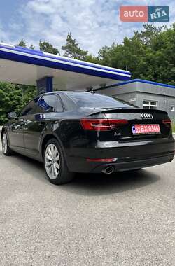 Седан Audi A4 2017 в 