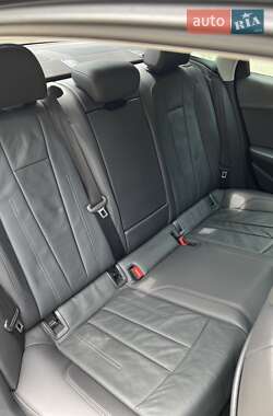Седан Audi A4 2017 в 