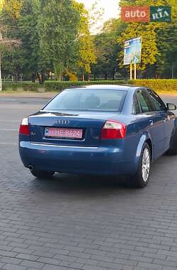 Седан Audi A4 2004 в 