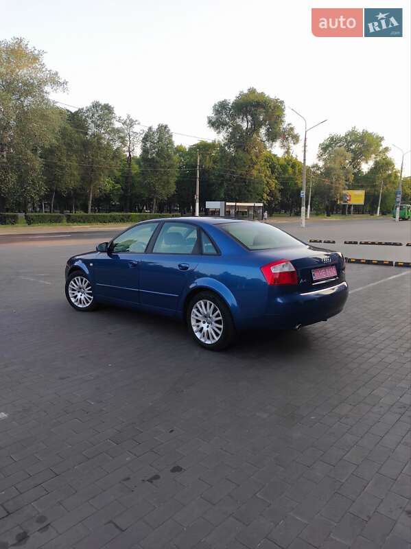 Седан Audi A4 2004 в Каменском