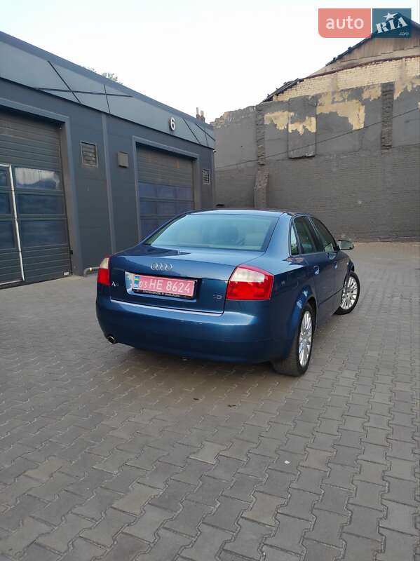 Седан Audi A4 2004 в Каменском