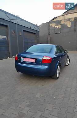 Седан Audi A4 2004 в 