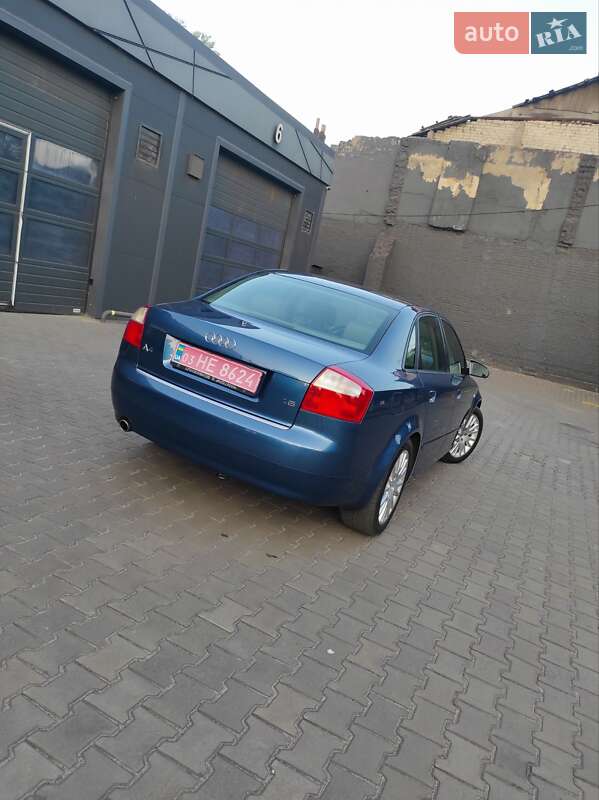 Седан Audi A4 2004 в Каменском