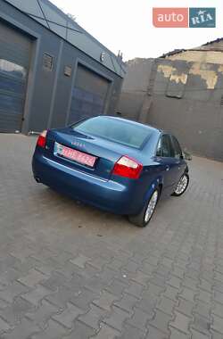 Седан Audi A4 2004 в 