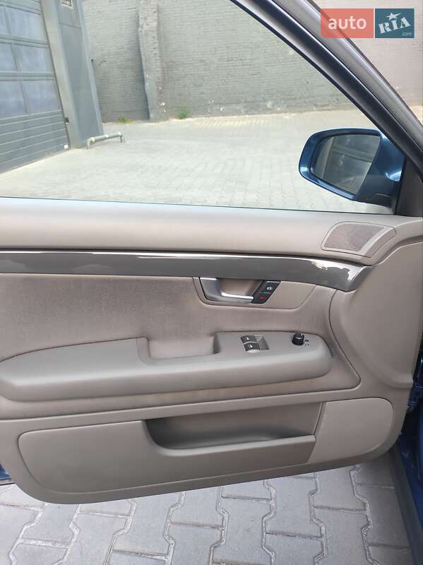 Седан Audi A4 2004 в Каменском
