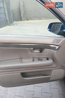Седан Audi A4 2004 в 