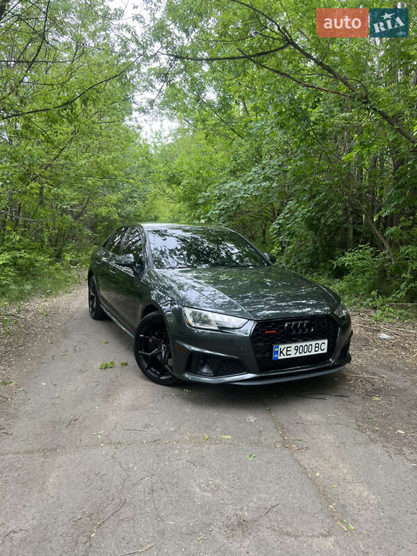 Седан Audi A4 2019 в Днепре