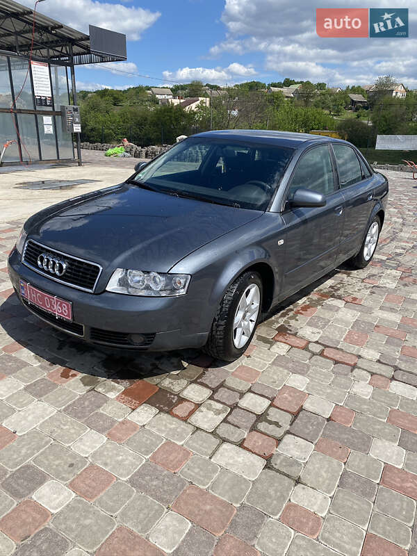 Седан Audi A4 2002 в 