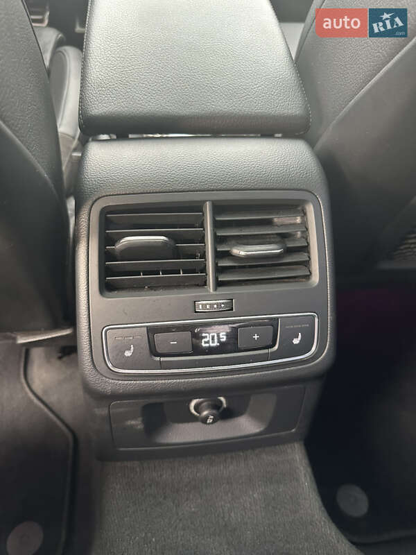 Седан Audi A4 2018 в Киеве