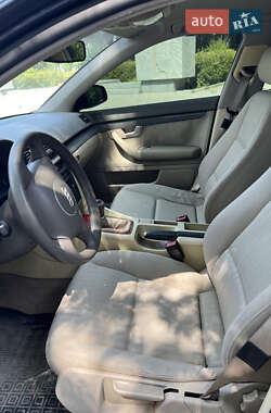 Седан Audi A4 2001 в 