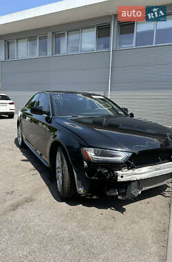 Седан Audi A4 2014 в Ровно