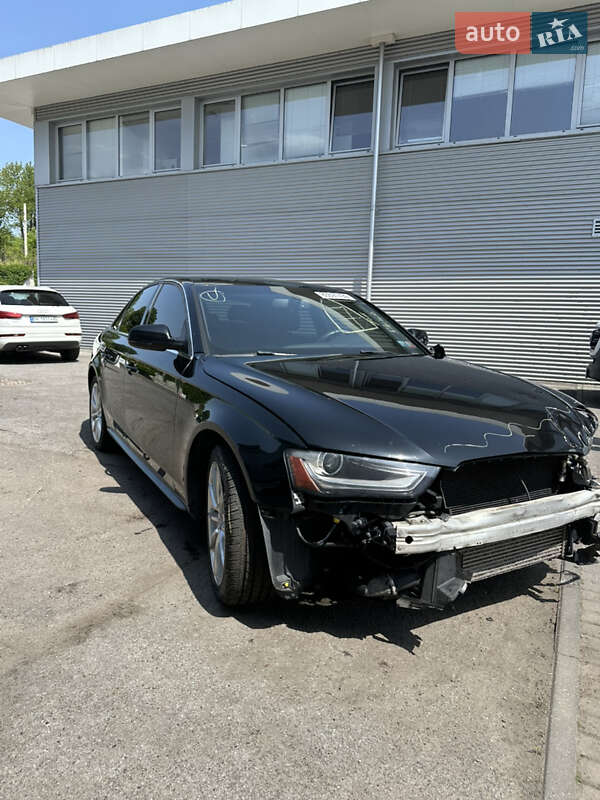 Седан Audi A4 2014 в 