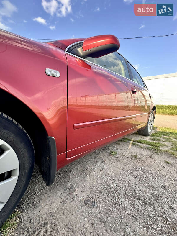 Седан Audi A4 2006 в Гребенках