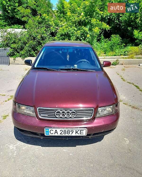 Седан Audi A4 1996 в 