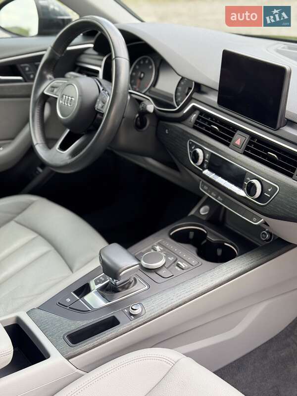 Седан Audi A4 2016 в Самборе