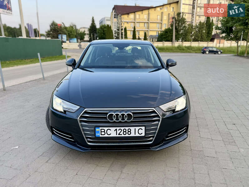 Седан Audi A4 2017 в Львове