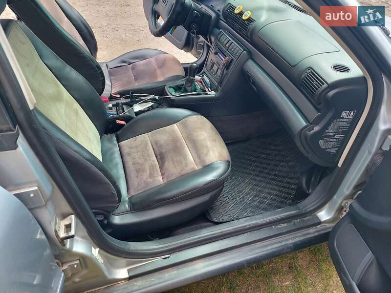 Седан Audi A4 1996 в Ровно