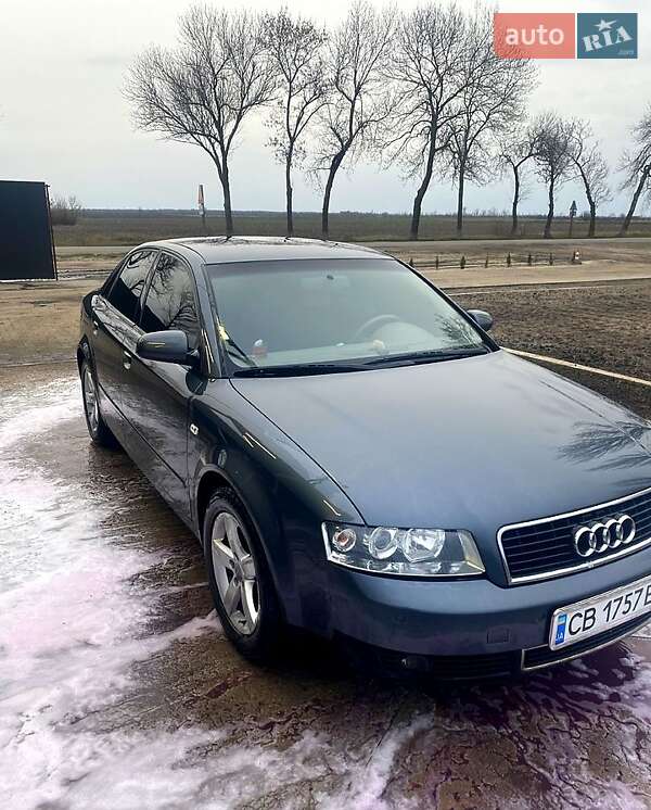 Седан Audi A4 2001 в 