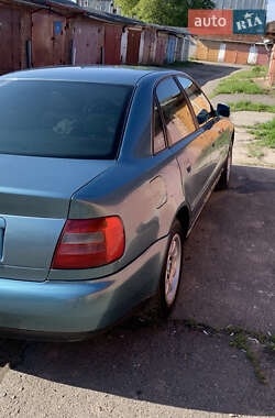 Седан Audi A4 1998 в 