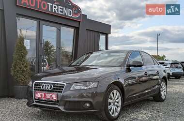 Седан Audi A4 2010 в Львове