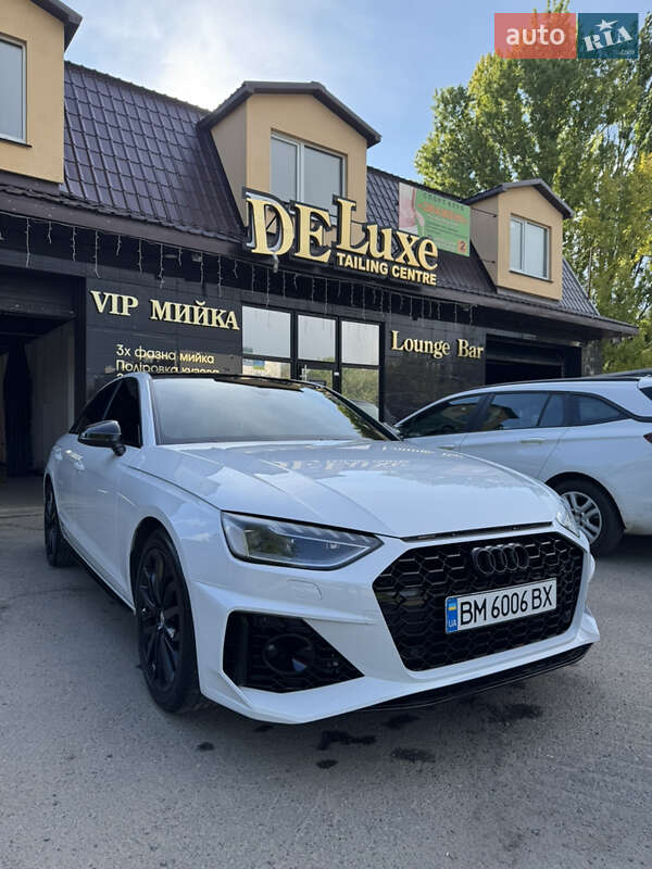 Седан Audi A4 2020 в 