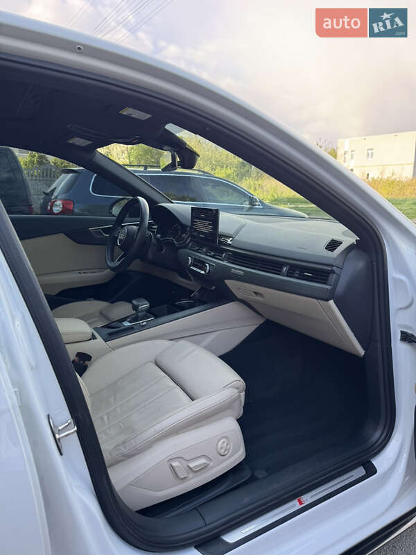 Седан Audi A4 2020 в Киеве