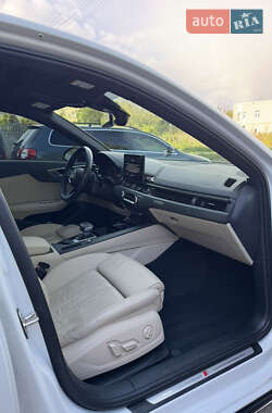 Седан Audi A4 2020 в 