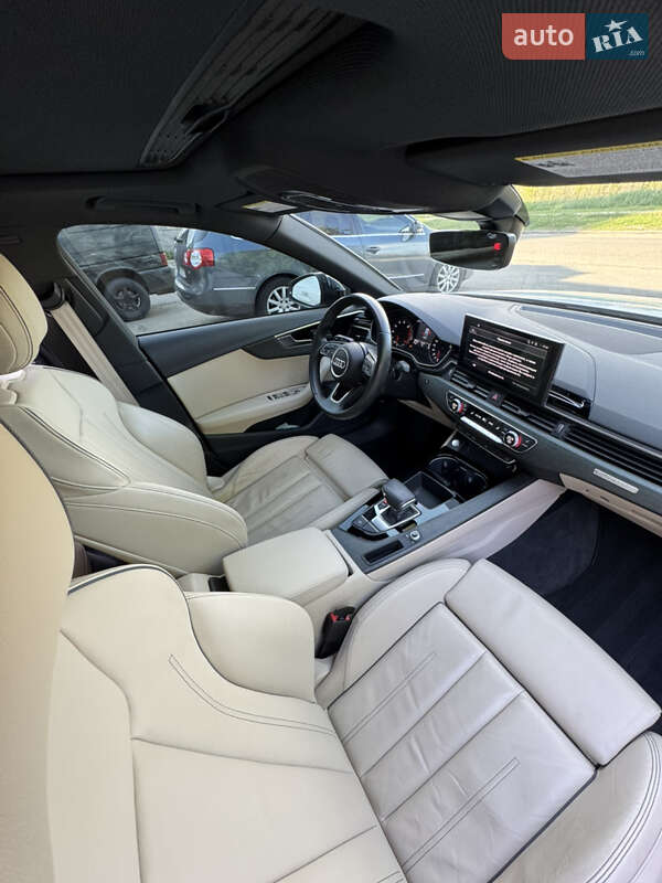 Седан Audi A4 2020 в Киеве
