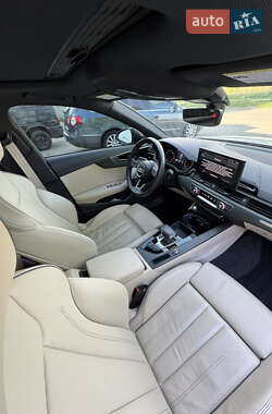 Седан Audi A4 2020 в 