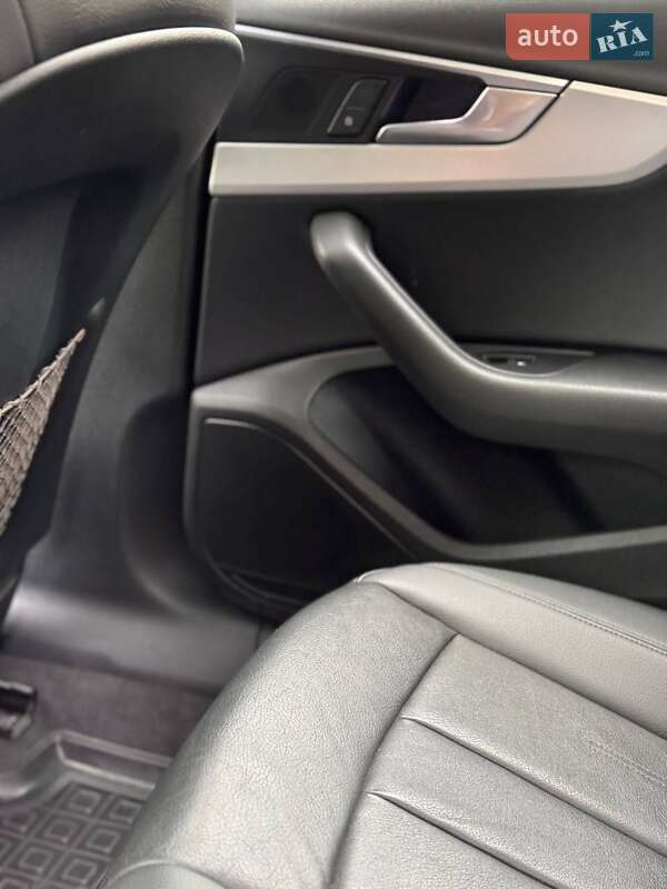 Седан Audi A4 2016 в Стрые
